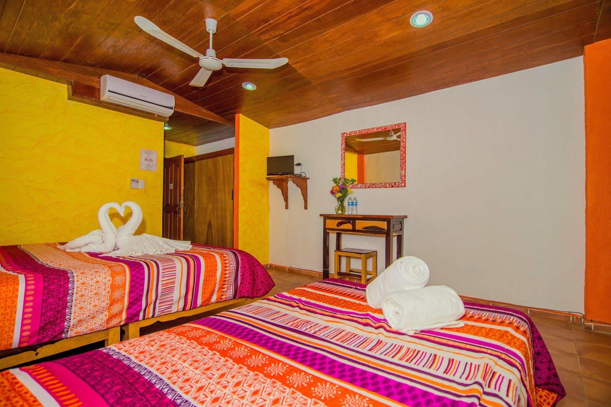 Hotel El Hormiguero Playa del Carmen Ngoại thất bức ảnh